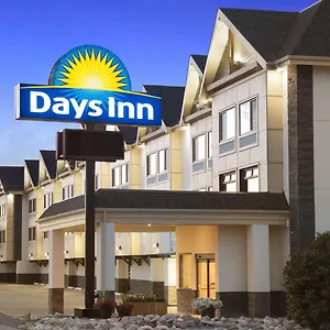 Hotel Days By Wyndham Northwest YYC